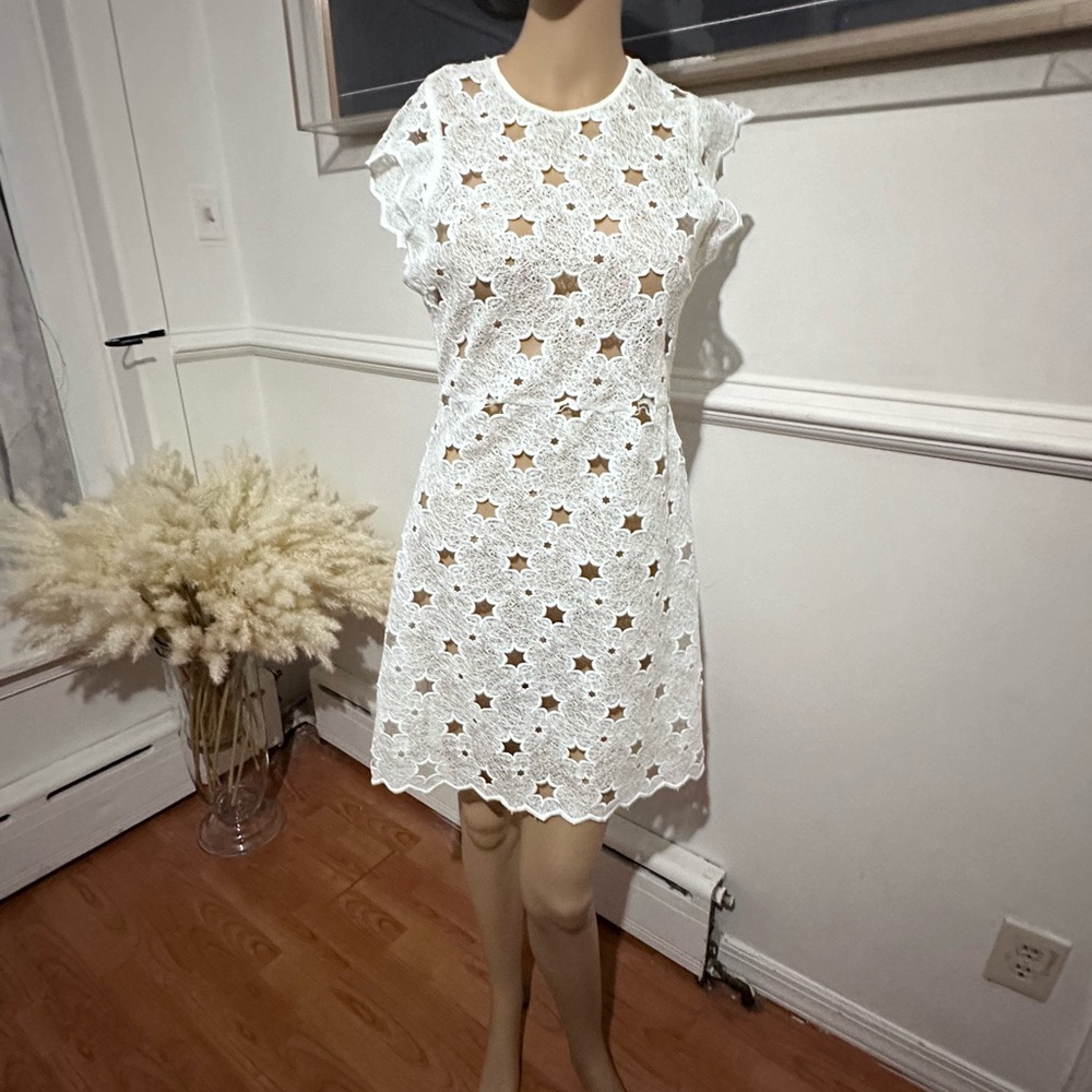 Elegant White Lace Dress